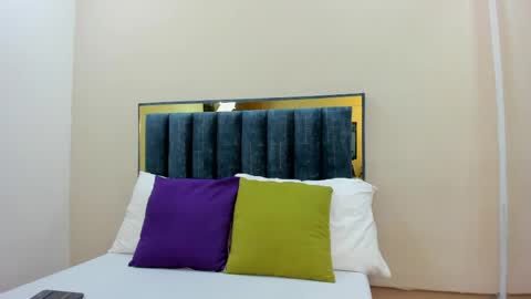 mila online show from 17, 4, 2026