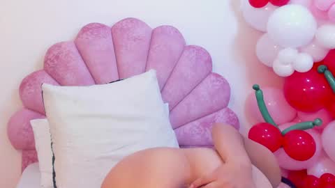 Snapshot of milaaadams chatting on 18, 4, 2026 mila online show from 18, 4, 2026