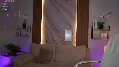 milacrave online show from 28, 11, 2025