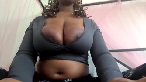 Snapshot of miladreama chatting on 9, 10, 2025 Miladreama online show from 9, 10, 2025