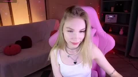 Snapshot of miladuales chatting on 21, 4, 2026 Mila online show from 21, 4, 2026