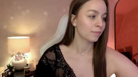 Mila Fleur online show from 16, 12, 2025