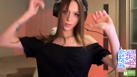 Snapshot of milamiuu chatting on 15, 7, 2026 milamiuu online show from 15, 7, 2026
