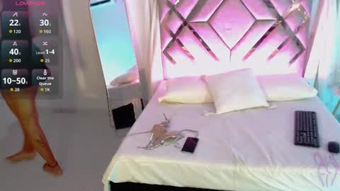 Snapshot of milamonroexx chatting on 21, 6, 2026 MilaMonroeXX online show from 21, 6, 2026