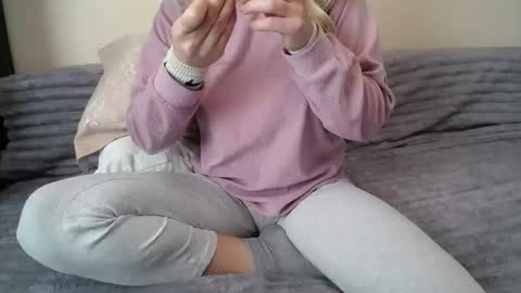 Snapshot of milana_neww chatting on 17, 11, 2025 Milana online show from 17, 11, 2025