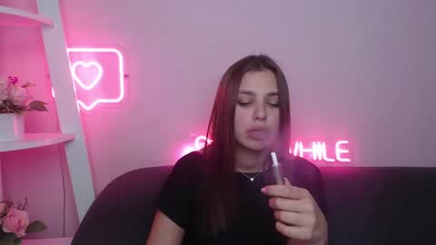 Snapshot of milanaangelas chatting on 7, 2, 2025 milanaangelas online show from 7, 2, 2025