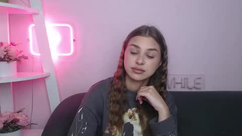 Snapshot of milanaangelas chatting on 12, 10, 2025 milanaangelas online show from 12, 10, 2025