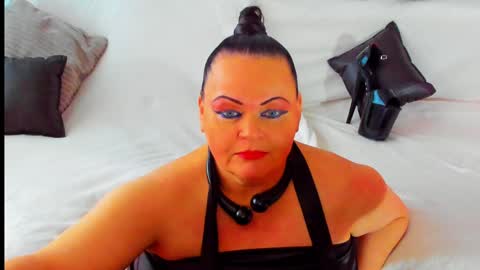 Snapshot of milanabiegert chatting on 18, 12, 2024 Lana online show from 18, 12, 2024