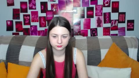 Snapshot of milanaroz chatting on 1, 3, 2025 milanaroz online show from 1, 3, 2025