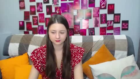 Snapshot of milanaroz chatting on 6, 3, 2025 milanaroz online show from 6, 3, 2025
