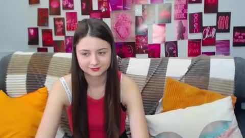 Snapshot of milanaroz chatting on 8, 3, 2025 milanaroz online show from 8, 3, 2025