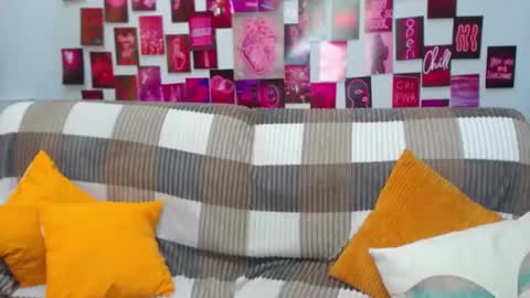 Snapshot of milanaroz chatting on 10, 3, 2025 milanaroz online show from 10, 3, 2025