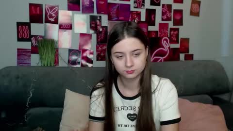 Snapshot of milanaroz chatting on 14, 9, 2025 milanaroz online show from 14, 9, 2025