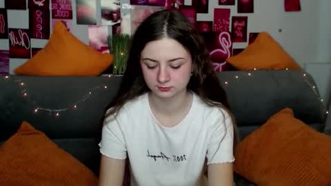 milanaroz online show from 1, 11, 2025