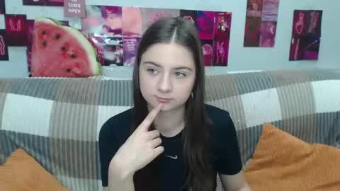 Snapshot of milanaroz chatting on 2, 7, 2026 milanaroz online show from 2, 7, 2026