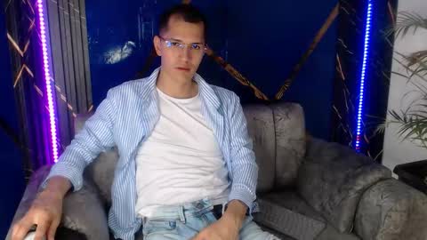 Snapshot of milandavid1 chatting on 12, 3, 2026 milandavid1 online show from 12, 3, 2026