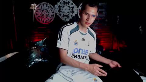 Snapshot of milandavid1 chatting on 17, 3, 2026 milandavid1 online show from 17, 3, 2026