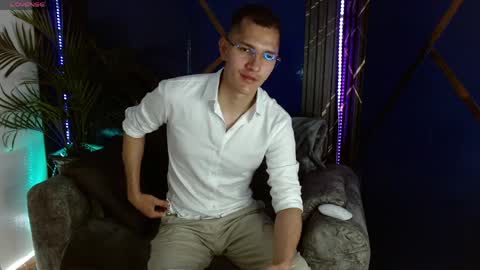 Snapshot of milandavid1 chatting on 6, 4, 2026 milandavid1 online show from 6, 4, 2026