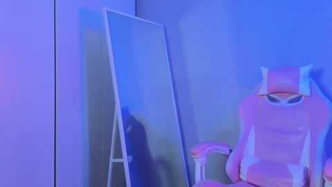 Snapshot of milaslovv chatting on 11, 3, 2025 Mila online show from 11, 3, 2025