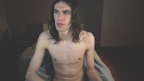 Snapshot of milaslovv chatting on 5, 10, 2025 Mila online show from 5, 10, 2025