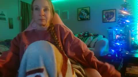 Snapshot of milastoned chatting on 2, 12, 2025 Mila online show from 2, 12, 2025