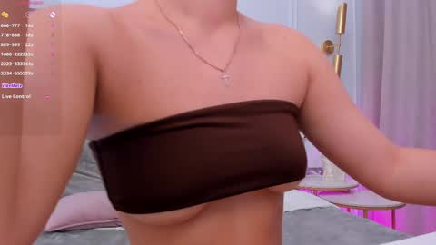 Snapshot of milavox chatting on 6, 3, 2025 Mia online show from 6, 3, 2025