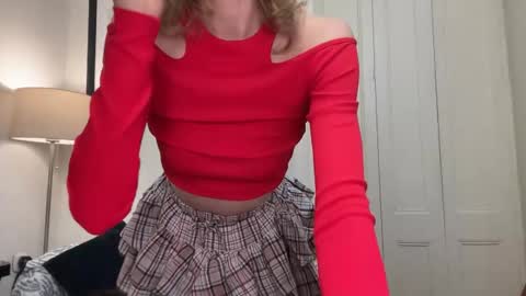 Mila online show from 17, 11, 2025