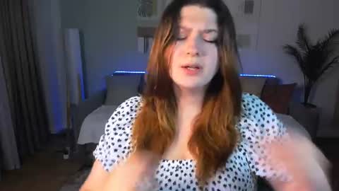 Snapshot of milenafiery chatting on 4, 7, 2026 milenafiery online show from 4, 7, 2026