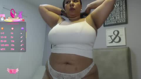 Snapshot of mileyhudson chatting on 19, 5, 2026 MileyHudson online show from 19, 5, 2026