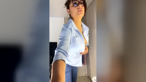 Snapshot of milf__pretty chatting on 2, 6, 2026 Melissa online show from 2, 6, 2026