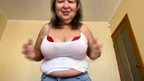 Snapshot of milf_charlotty chatting on 19, 10, 2025 Charlotte online show from 19, 10, 2025
