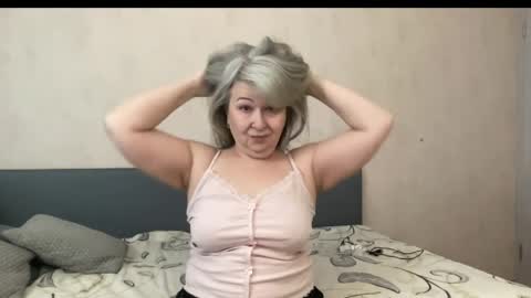 Snapshot of milf_charlotty chatting on 10, 4, 2026 Charlotte online show from 10, 4, 2026