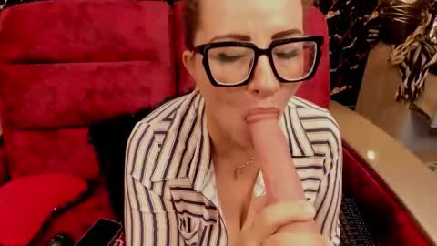 Snapshot of milf_drip chatting on 17, 3, 2026 Lili online show from 17, 3, 2026