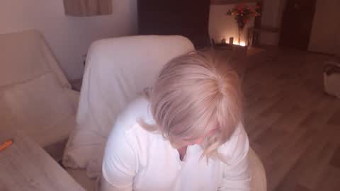 Snapshot of milf_lexxa chatting on 11, 10, 2025 Sarrahkenda online show from 11, 10, 2025