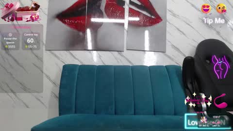 Snapshot of milf_loven chatting on 1, 3, 2025 Milf Loven online show from 1, 3, 2025