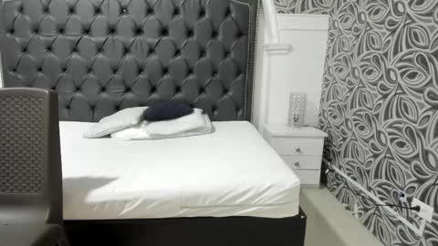 Snapshot of milf_march chatting on 13, 4, 2026 milf_march online show from 13, 4, 2026