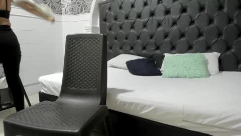 Snapshot of milf_march chatting on 18, 4, 2026 milf_march online show from 18, 4, 2026