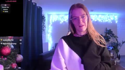 Milf Tara36 online show from 28, 12, 2024