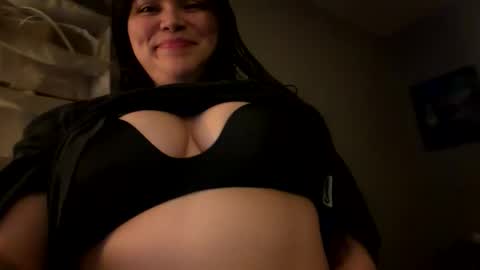 Snapshot of milfanddaddy95 chatting on 23, 4, 2026 SexxyyJayy95 online show from 23, 4, 2026