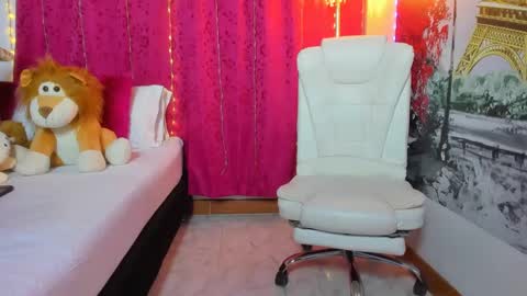 Snapshot of milfboobs_10 chatting on 2, 3, 2025 Nakary Bustamante online show from 2, 3, 2025