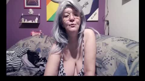 Milfchantal online show from 26, 2, 2025