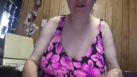 Snapshot of milfmichelle69 chatting on 3, 4, 2026 milfmichelle69 online show from 3, 4, 2026