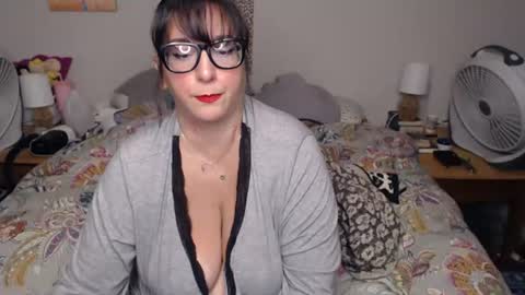 Snapshot of milfmonee chatting on 19, 7, 2026 MILF Monee online show from 19, 7, 2026
