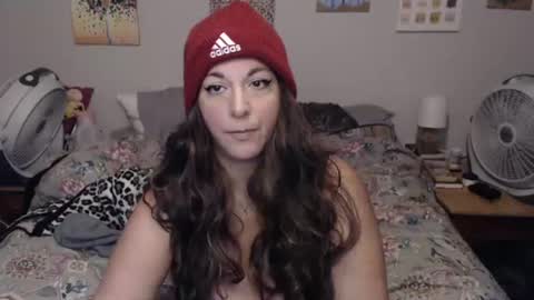 Snapshot of milfmonee chatting on 20, 7, 2026 MILF Monee online show from 20, 7, 2026