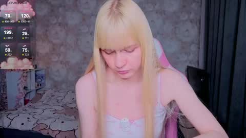 Snapshot of miliameow chatting on 5, 4, 2026 Milia online show from 5, 4, 2026