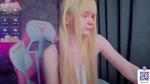 Snapshot of miliameow chatting on 14, 4, 2026 Milia online show from 14, 4, 2026