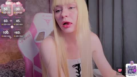 Snapshot of miliameow chatting on 16, 4, 2026 Milia online show from 16, 4, 2026