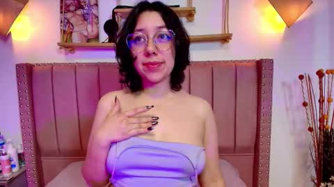 Snapshot of milie_yue chatting on 31, 10, 2025 Millie online show from 31, 10, 2025