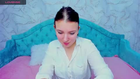 Snapshot of milinafox chatting on 7, 2, 2025 milinafox online show from 7, 2, 2025