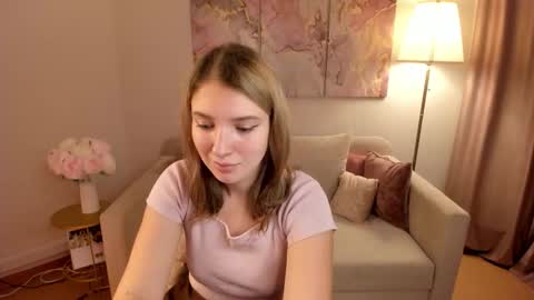 Snapshot of milinafox chatting on 10, 10, 2025 milinafox online show from 10, 10, 2025
